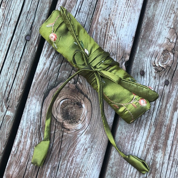 Makeup Bag 💄 - Picture 13 of 14